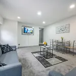 *2a* Ground Floor House Setup For Your Amazing & Relaxed + Free Parking + Free Fast Wifi Holiday home Leeds (West Yorkshire)