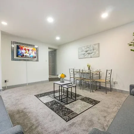 別荘 *2a* Ground Floor House Setup For Your Amazing & Relaxed + Free Parking + Free Fast Wifi