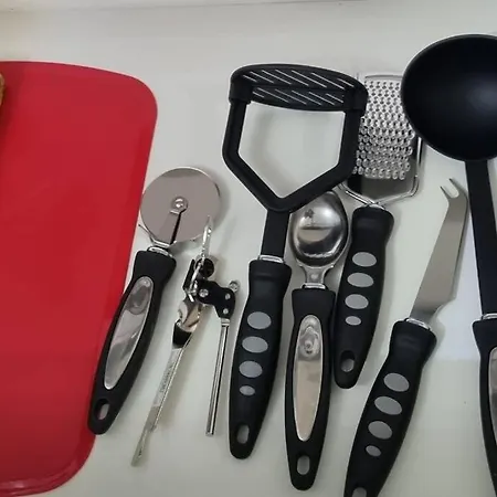 *2a* Ground Floor House Setup For Your Amazing & Relaxed + Free Parking + Free Fast Wifi *