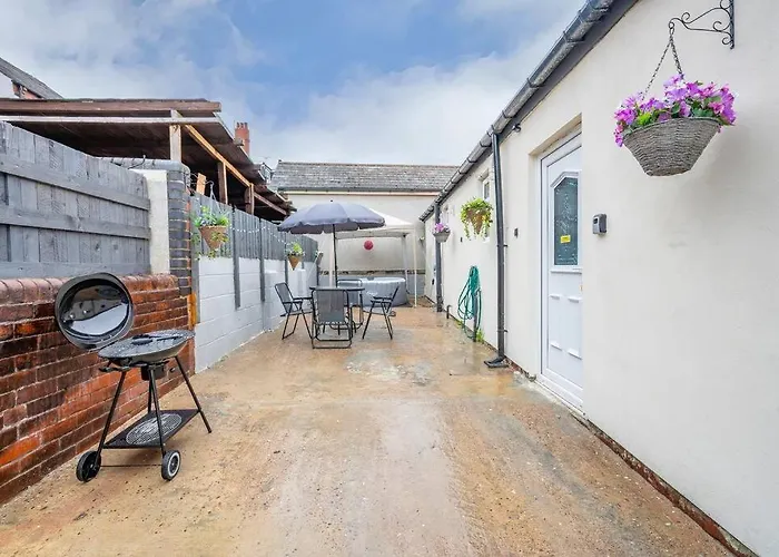 Holiday home *2a* Ground Floor House Setup For Your Amazing & Relaxed + Free Parking + Free Fast Wifi *