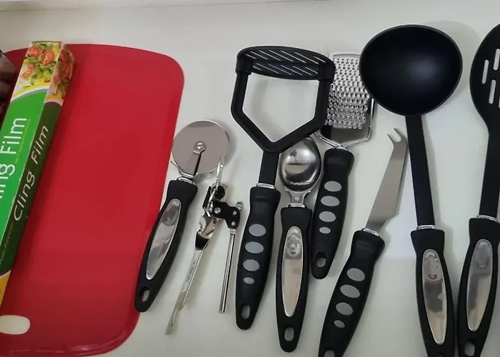 *2a* Ground Floor House Setup For Your Amazing & Relaxed + Free Parking + Free Fast Wifi *