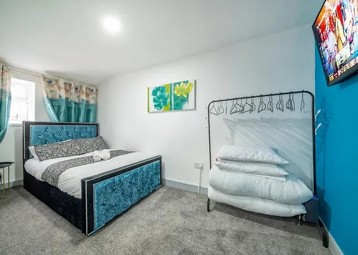 Hébergement de vacances *2a* Ground Floor House Setup For Your Amazing & Relaxed + Free Parking + Free Fast Wifi