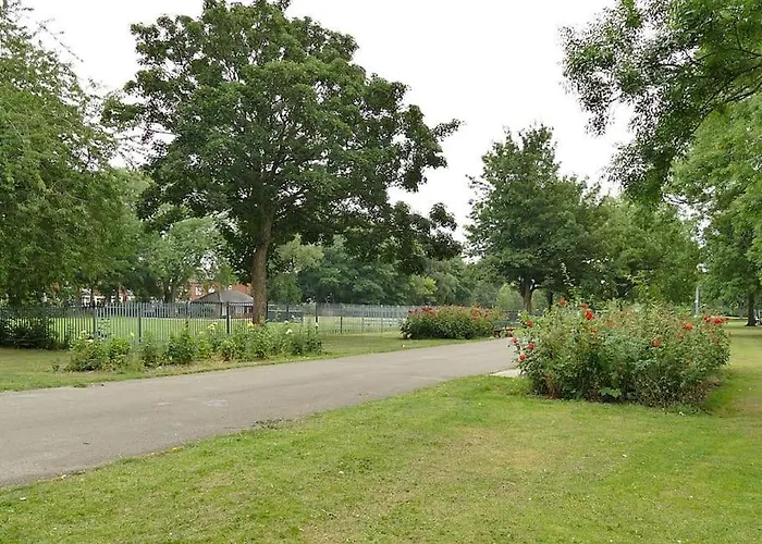 *2a* Ground Floor House Setup For Your Amazing & Relaxed + Free Parking + Free Fast Wifi * Leeds (West Yorkshire)