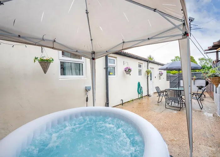 *2a* Ground Floor House Setup For Your Amazing & Relaxed + Free Parking + Free Fast Wifi Hébergement de vacances